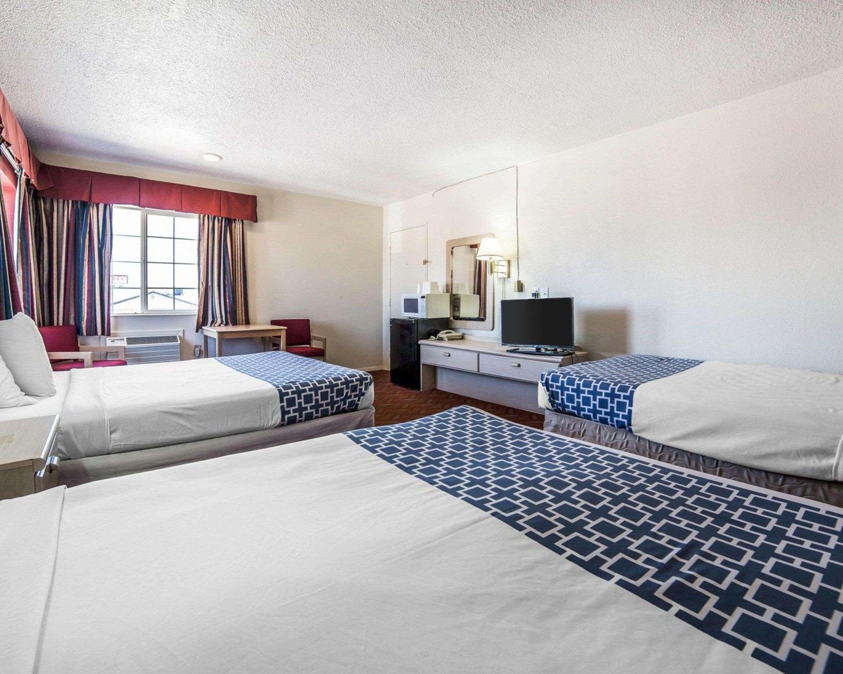 Econo Lodge Fallon Naval Air Station Area Buitenkant foto