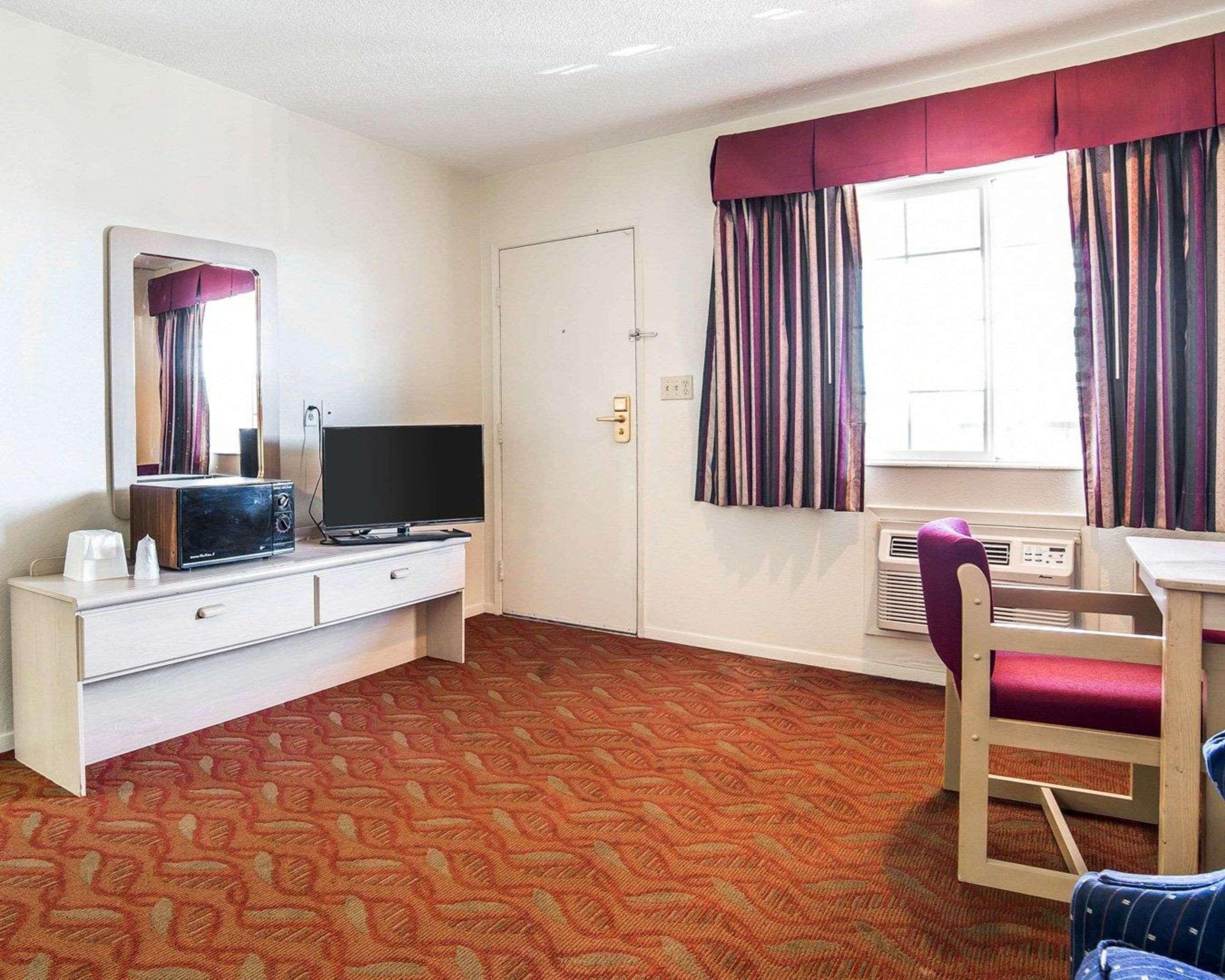 Econo Lodge Fallon Naval Air Station Area Buitenkant foto