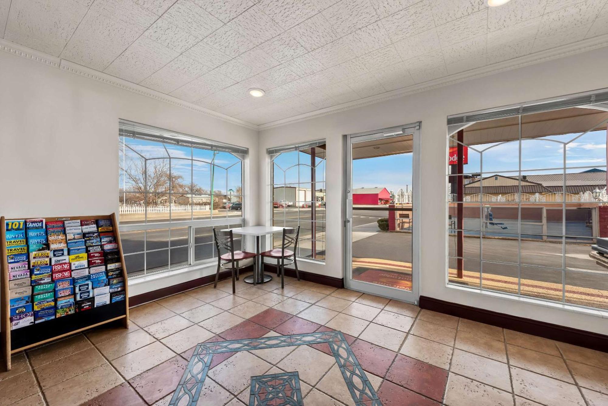 Econo Lodge Fallon Naval Air Station Area Buitenkant foto